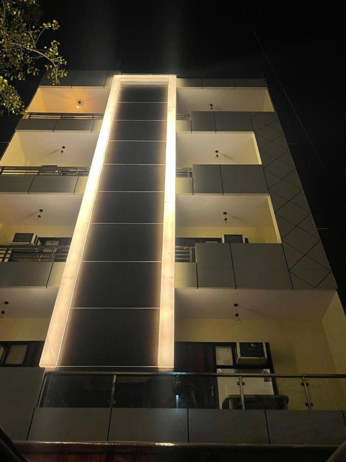 The Twenties Kamla Nagar Hotel New Delhi Exterior photo