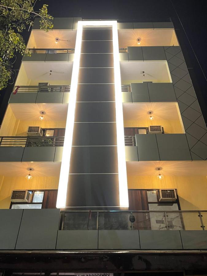 The Twenties Kamla Nagar Hotel New Delhi Exterior photo